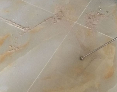 贵定瓷砖空鼓维修公司分享粘合剂选择不当在瓷砖铺贴过程中可能导致以下问题